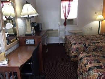The Hollander 2* New Holland
